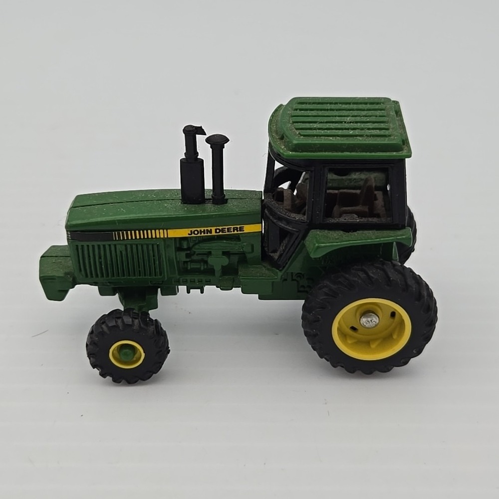 ERTL 1/64 JOHN DEERE MODEL TRACTOR DIECAST METAL GREEN DUAL‎ WHEELS